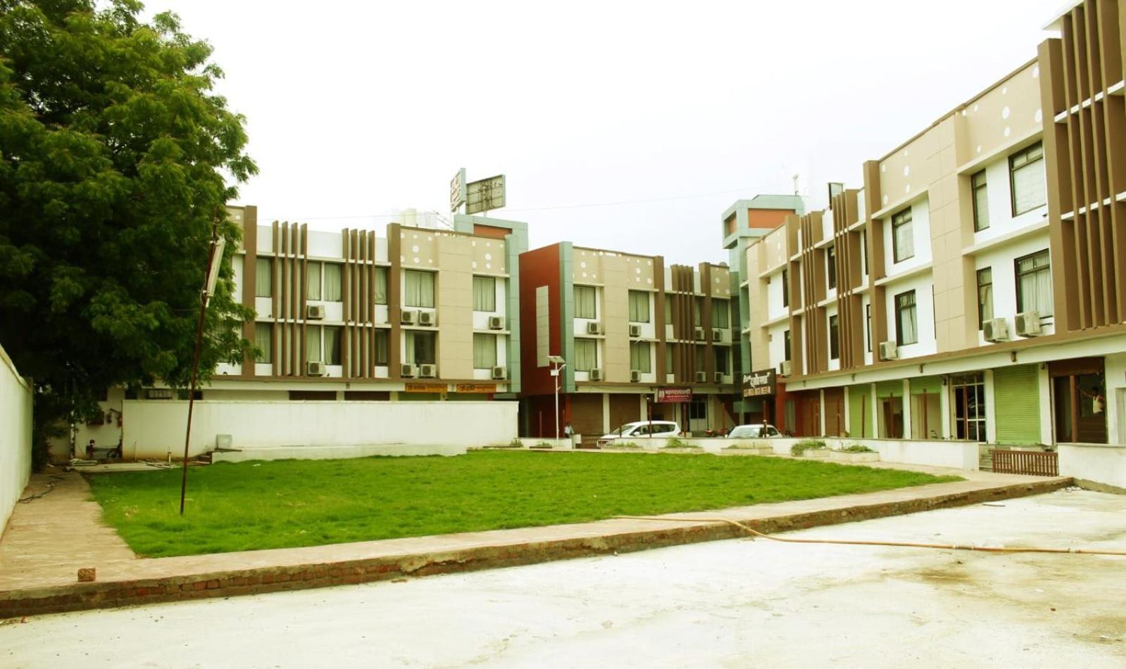 7Th Sky Hotel & Restaurent Sirohi Exterior photo